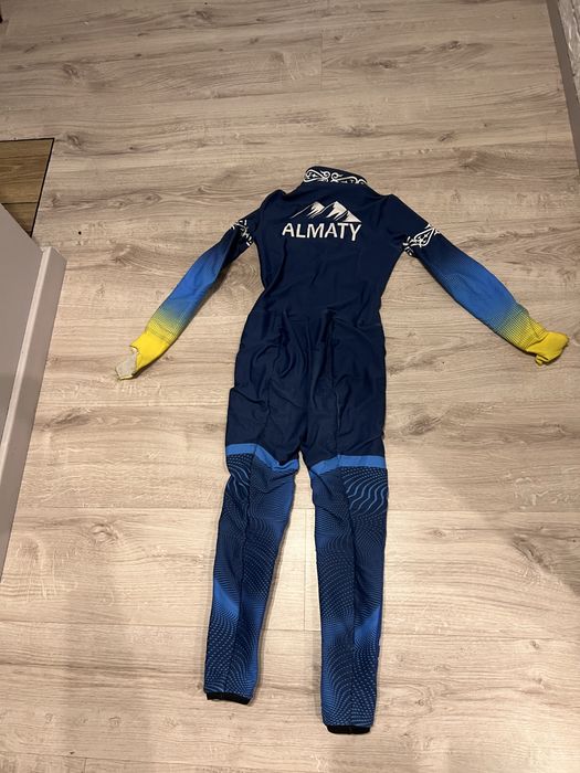 Продам костюм для шорт трека