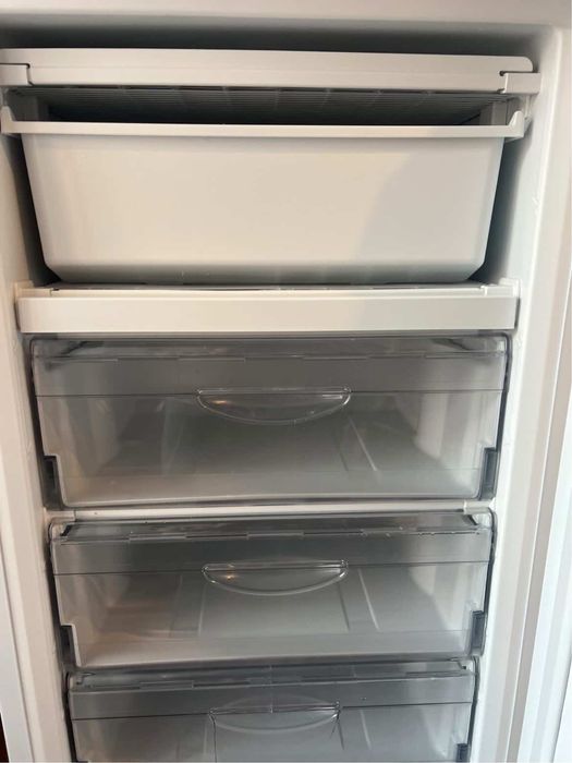 Продам морозильник Атлант