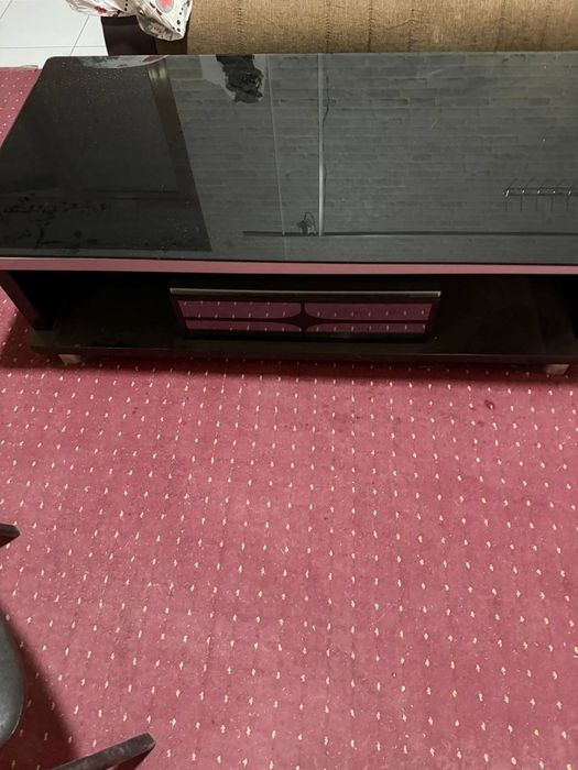 Stol steklani xolati yaxshi