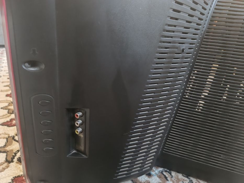 Продаю телевизор LG