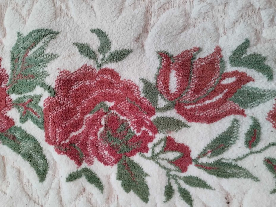 Покрывало толстое.