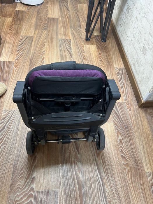 Продам коляску от 6 месяцев