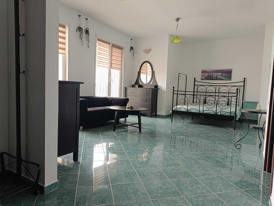 Vând apartament MOBILAT (40 mp) în Cosmopolis