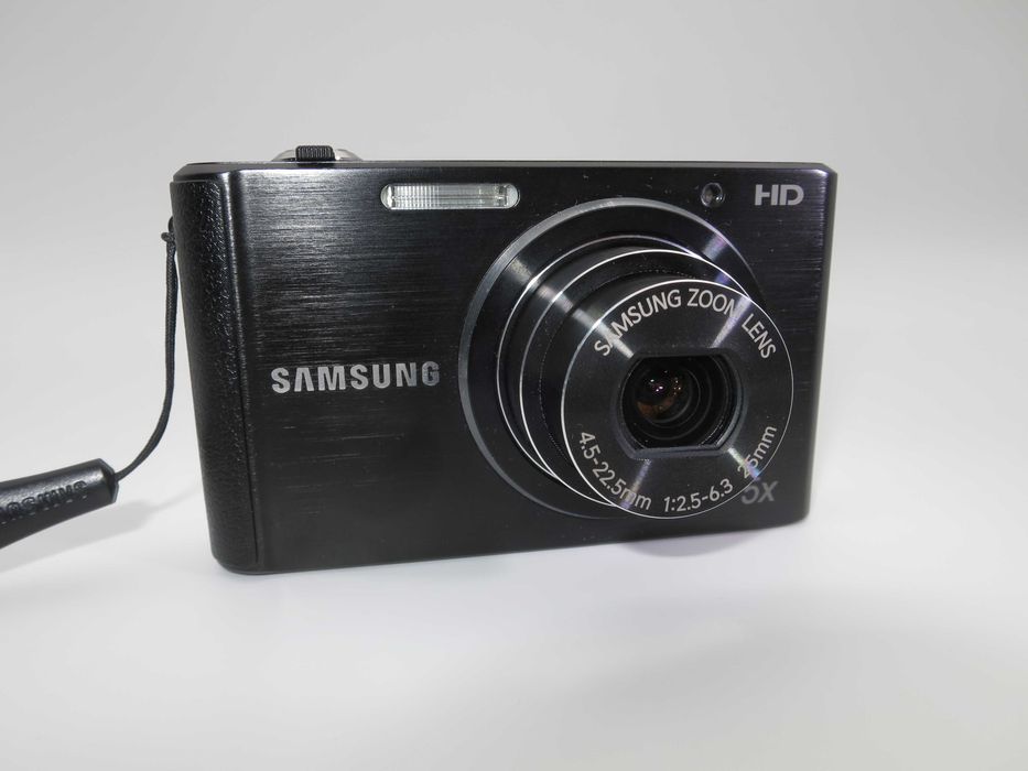 Samsung ST77 черен ултра компактен цифров фотоапарат, 16 MP, 5х оптичен зум, дигитална камера, канто НОВА, пълен комплект - работи отлично!