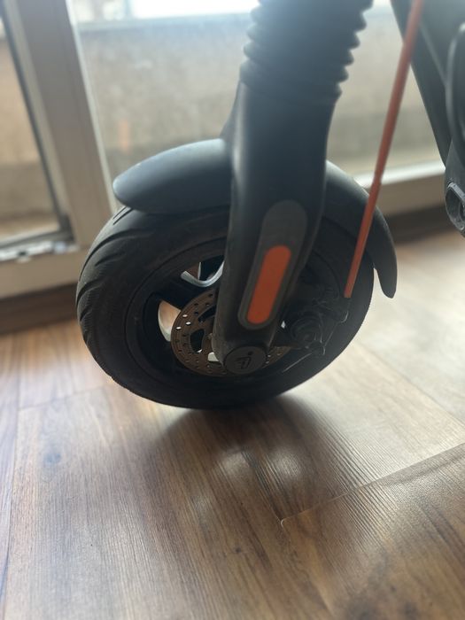 Електрическа тротинетка Ninebot F2 Pro