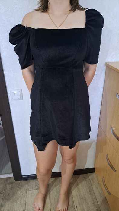 Продам платье. Одевалось пару раз.