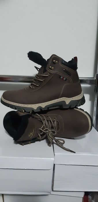 Ghete pentru bărbați îmblănite și impermeabile