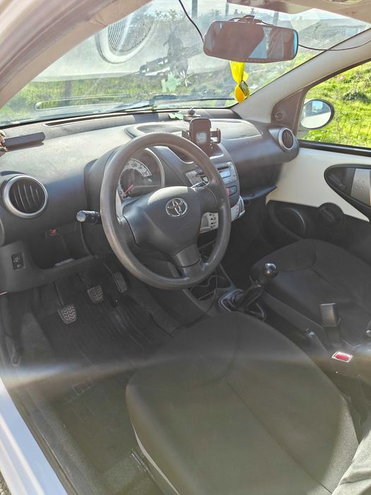 Toyota Aygo berlina 5 uși an 2012