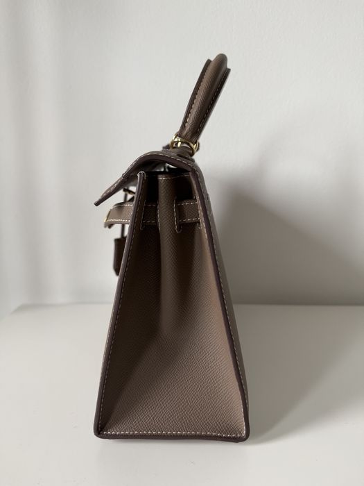 Geanta din 100% piele naturala taupe gold hardware