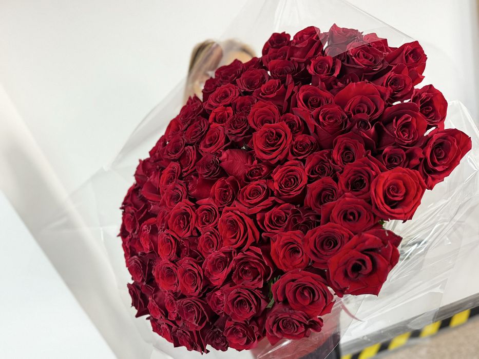 Продам огромный свежий букет роз