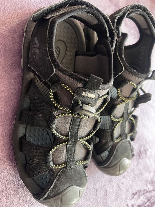 Сандали CMP и  футболни обувки - 37 размер