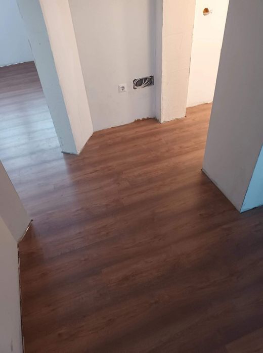 Montaj pardoseli de parchet si gresie