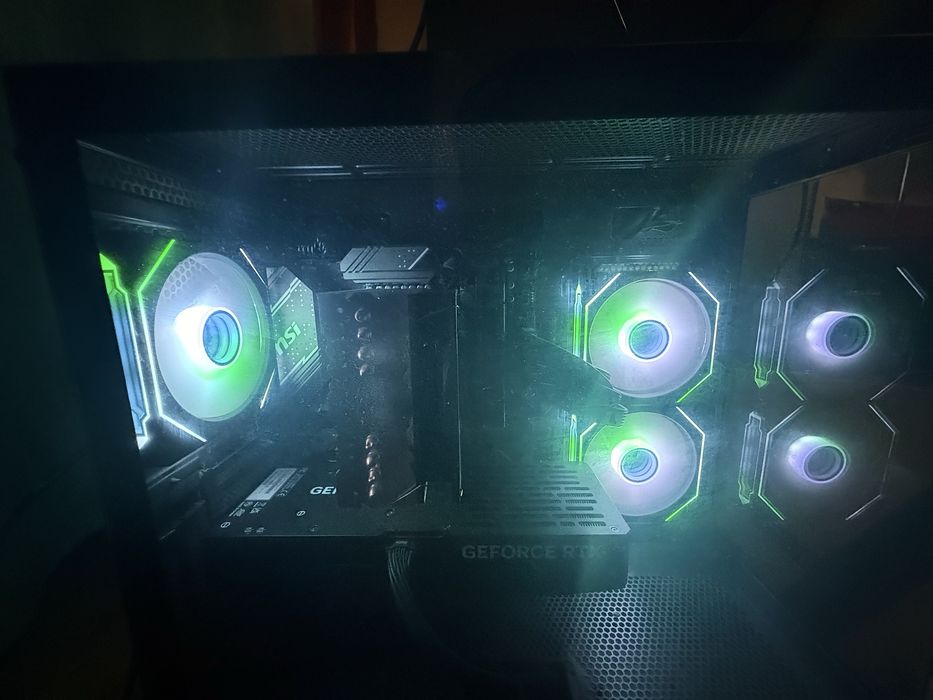 High end gaming pc - ryzen 9 9900x, 4080super, 64gb ram 2tb ssd