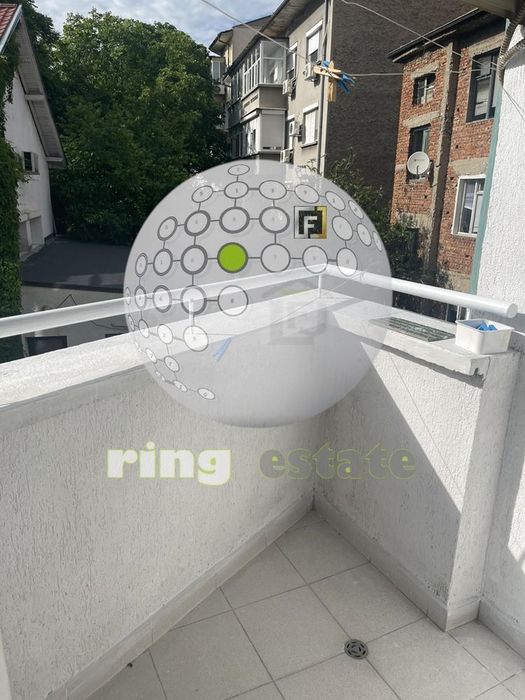 Дава се под наем Тристаен апартамент в Пловдив, Център - 100 кв.м за 510 € - Снимка #4