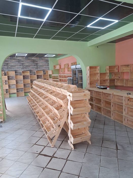 Дървени стелажи за плод и зеленчук