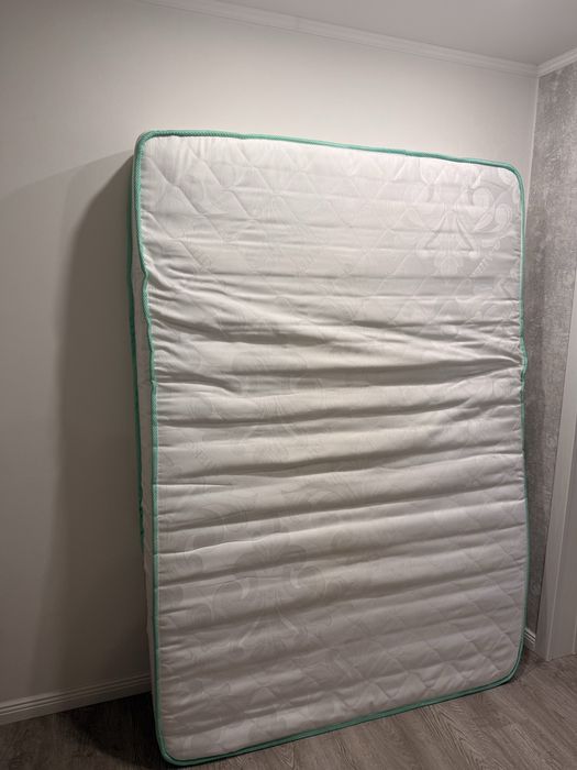 Продам матрас б/у