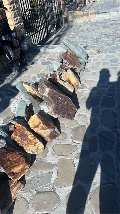 Bolovani ornamentalii alei japoneze piatra cubica andezit