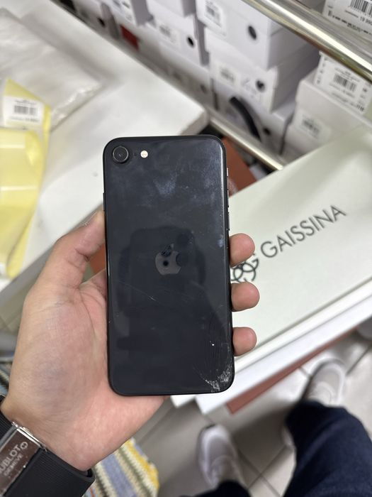Iphone SE 2022 черный 64 гб