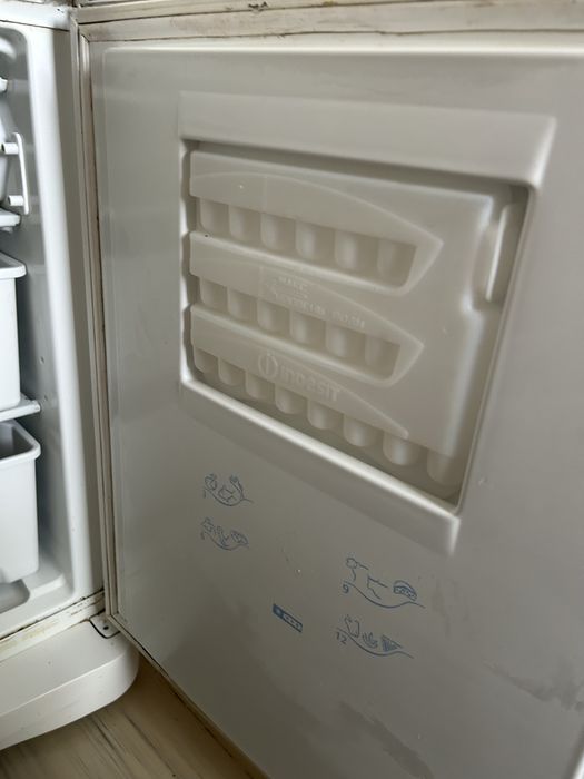 холодильник Индезит б/у в хорошем состоянии