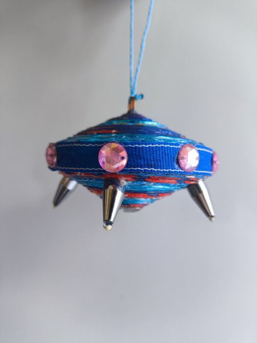 Ёлочная игрушка ( Космический корабль )