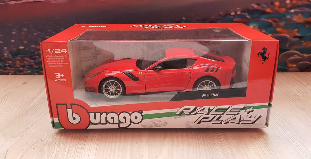 3 machete bburago 1/24 (Ferrari & Lamborghini)