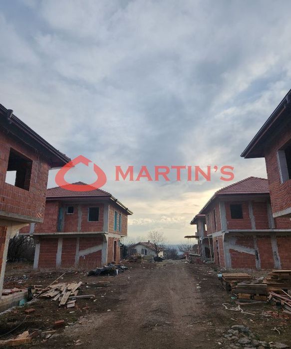 Къща в София, област-гр.Костинброд площ 165 цена 304219