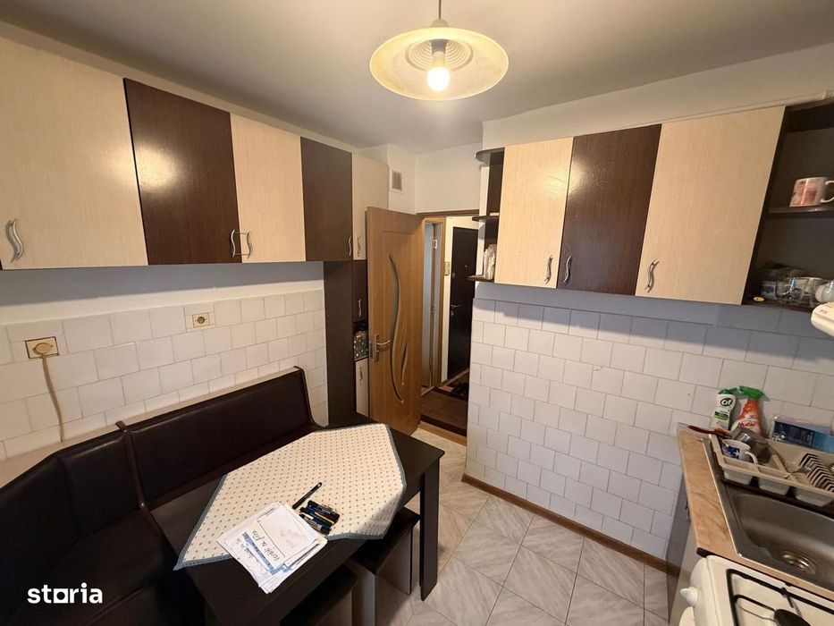 Apartament 3 camere decomandat 70 mp Crângului + Garaj