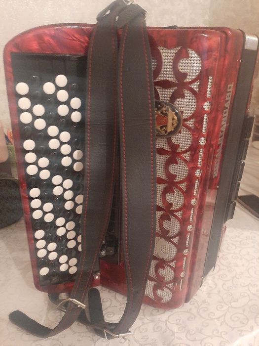 Royal standard баян.