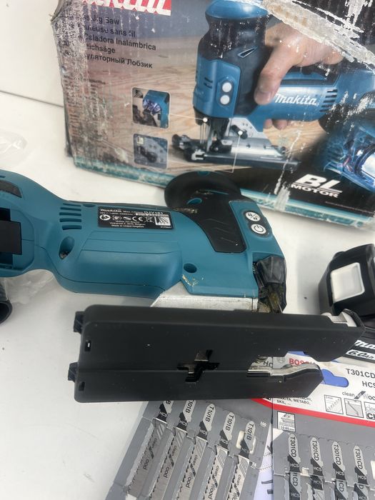 Makita DJV181 pendular