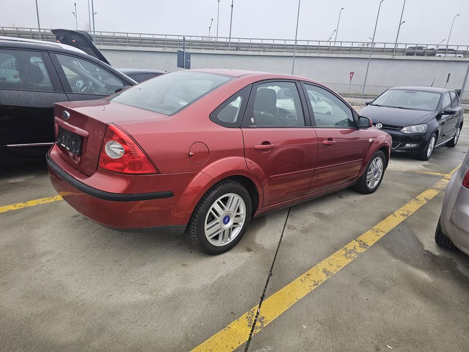 Ford focus ghia 1,6 benzina !