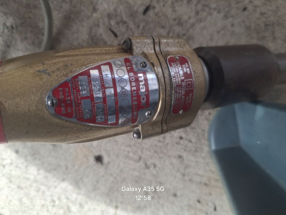 Bormașina veche England