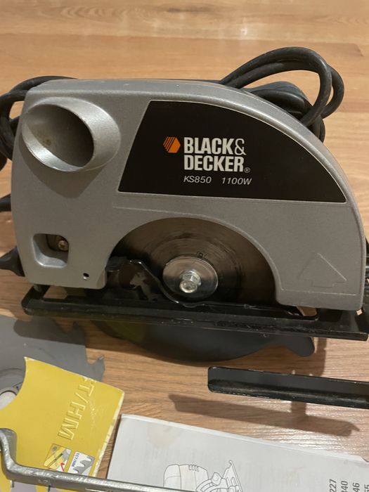 Циркуляр Black&Decker с дискове