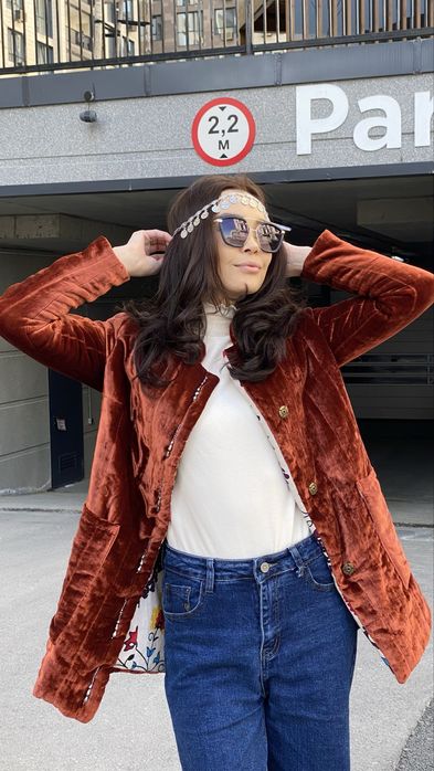 Пиджак и шапан по 10000тг