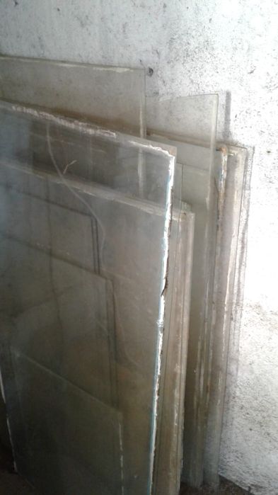 Стекло б/у продам