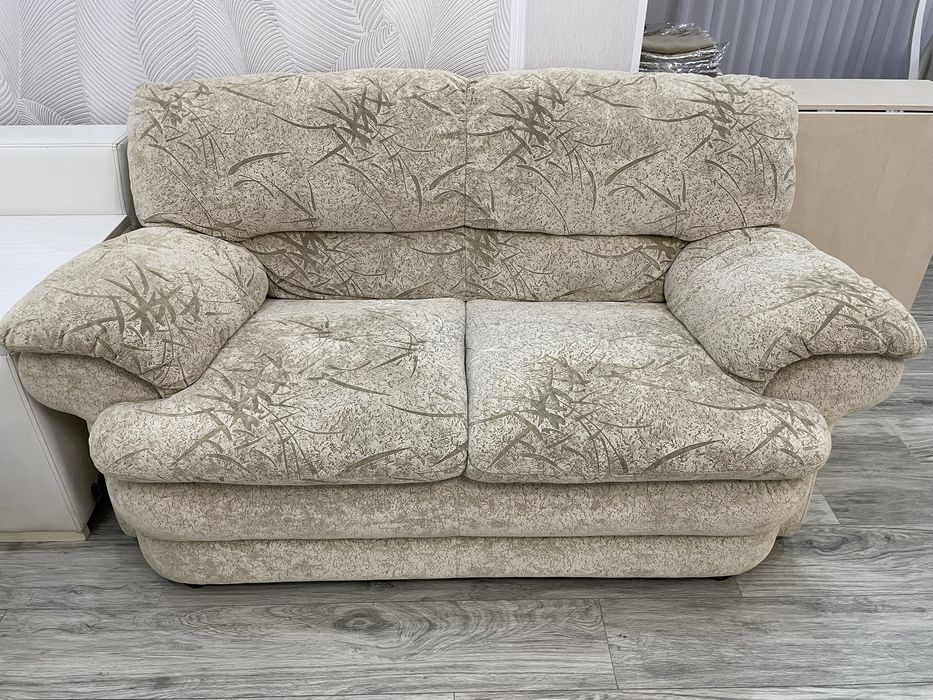 Диваны продам 2шт +2 кресла