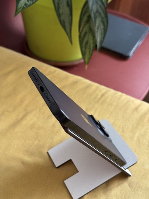 Iphone 16 pro max на гарантии