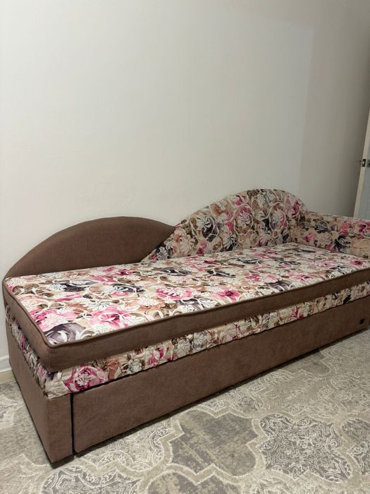 Диван в хорошем состоянии