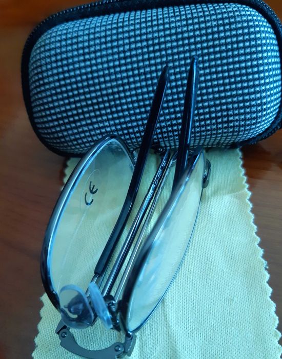 Сгъваеми диоптрични очила, с метални рамки, UV стъкла и калъф Топ цена