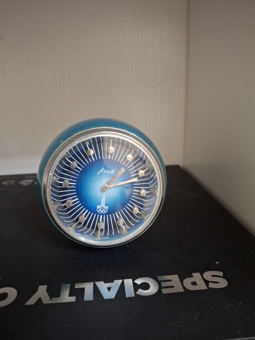 Часы настольные  "Агат " шар