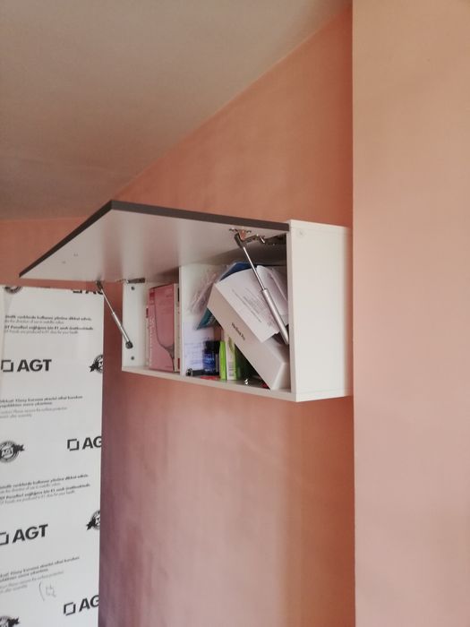 Продавам обзавеждане за всекидневна