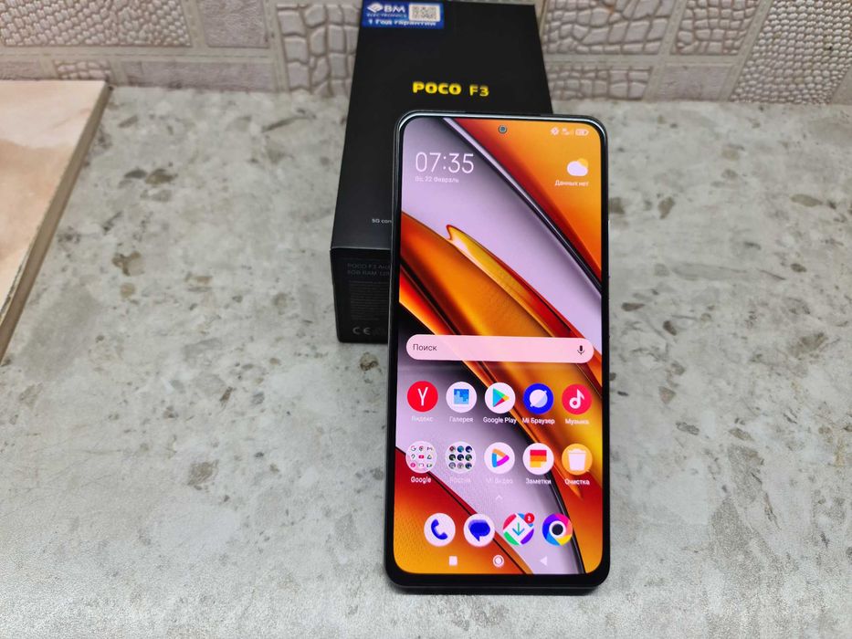 Продам телефон POCO F3
