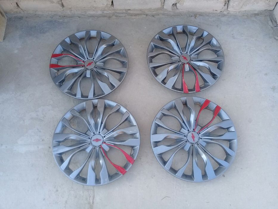 14 lik 14lik 13lik yangi qalpoqlo bor qomplektdan 100 ming so'mdan.