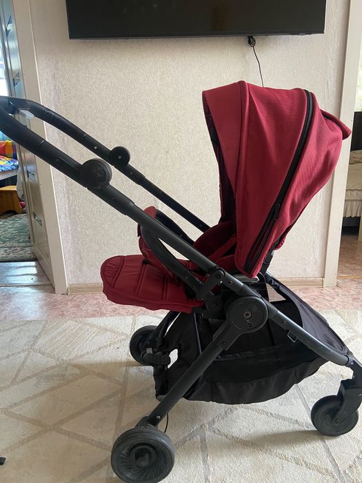 Детская коляска с чехлом