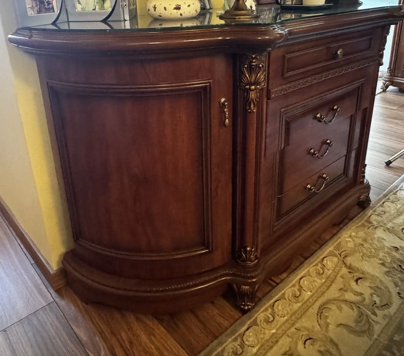 Vând set mobilă din lemn masiv