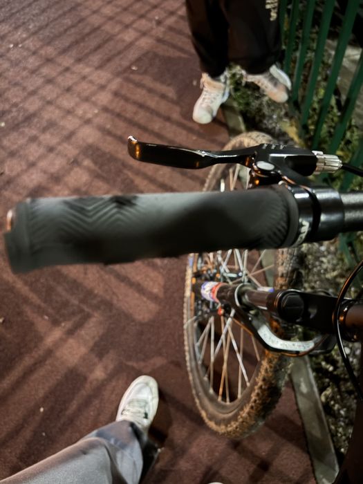Vand dirt jumper st120