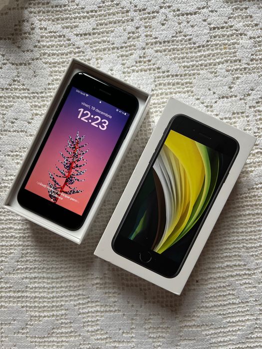 iPhone SE 2020, negru, 64GB