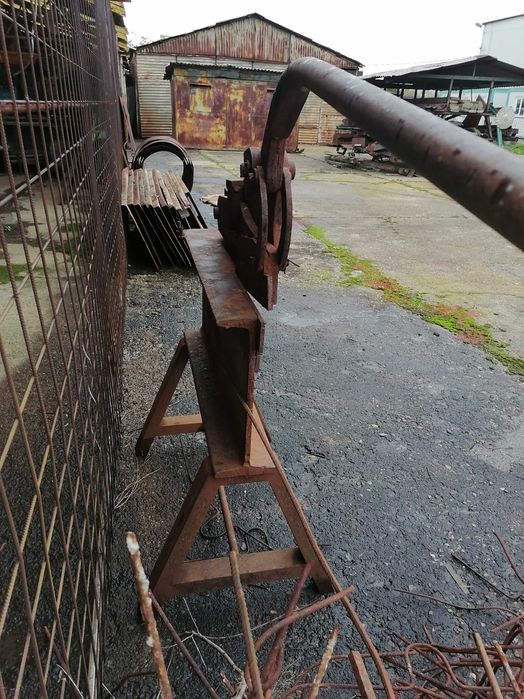 Foarfecă /ghilotina de tablă