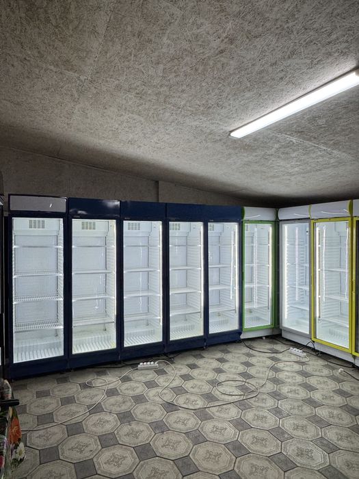 Продам витрины холодильники