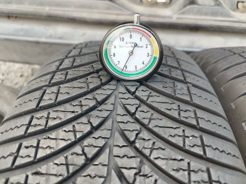 215-60-17 Goodyear Vector 4 SEASONS Gen 3