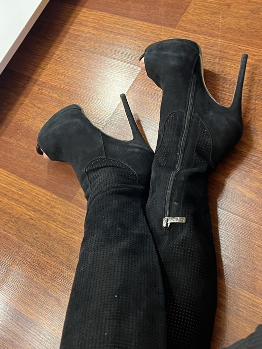 Туфли - сапоги на очень высоком каблуке